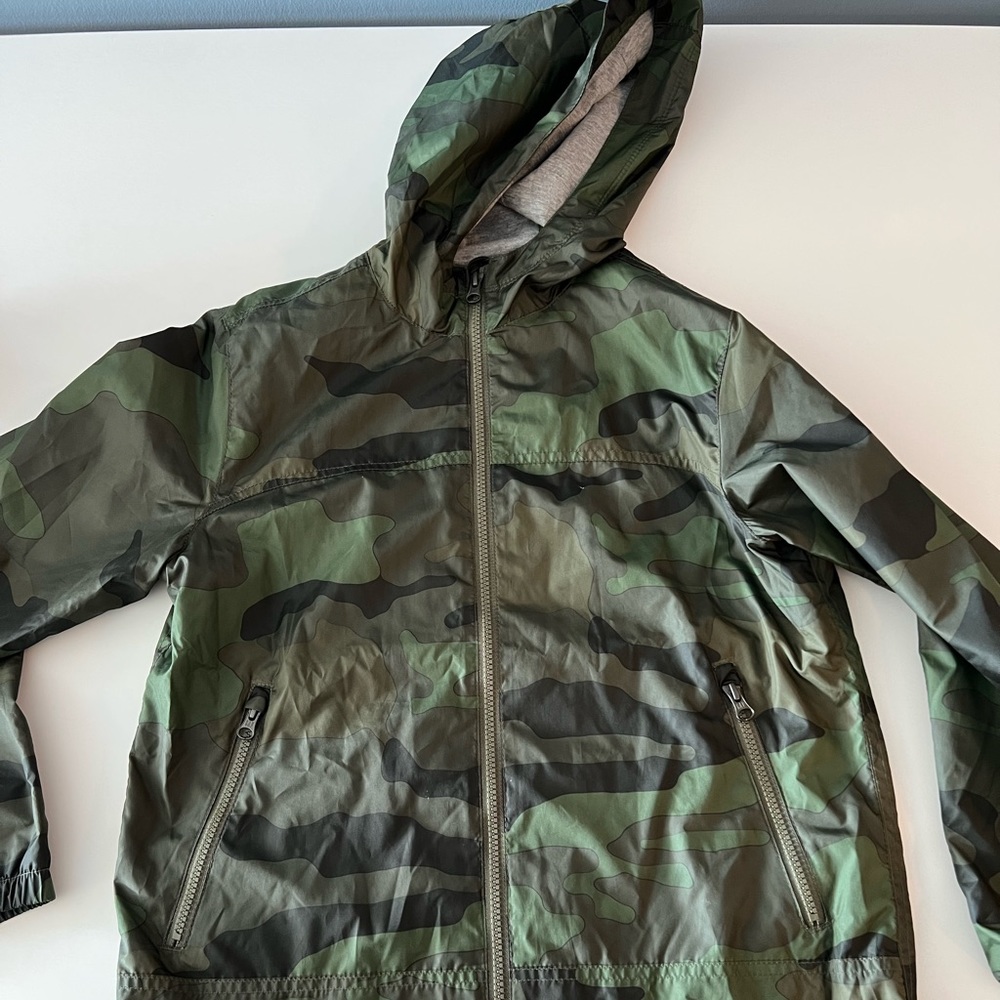 Gap kids hooded camouflage raincoat